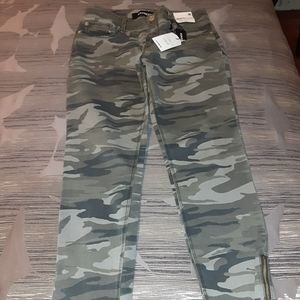 Camo capris